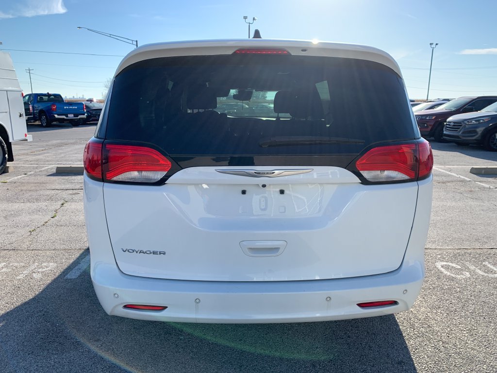 Used 2021 Chrysler Voyager LX w/ Cold Weather Group FWD image 6