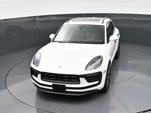 Certified 2023 Porsche Macan S AWD/4WD image 36