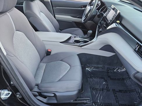 Used 2022 Toyota Camry LE image 18