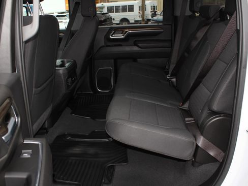 Used 2024 Chevrolet Silverado 2500 LT w/ Convenience Package image 16