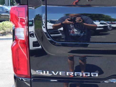 Used 2024 Chevrolet Silverado 2500 ZR2 w/ Technology Package AWD/4WD image 53