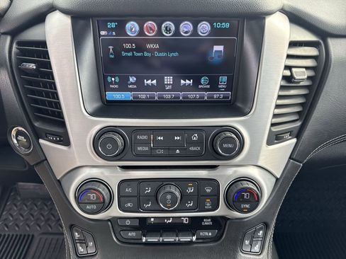 Certified 2017 GMC Yukon XL SLT w/ Open Road Package image 13