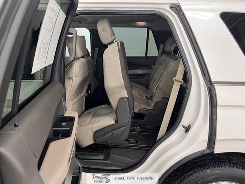 Used 2018 Ford Expedition XLT RWD image 31