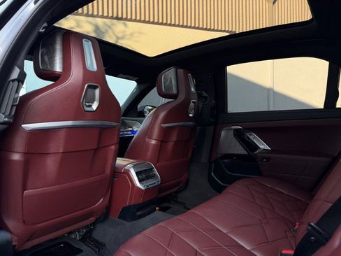 Used 2025 BMW 760i xDrive w/ Premium Package image 21