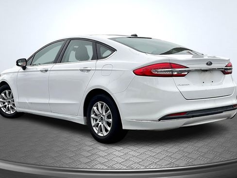 Used 2017 Ford Fusion S FWD image 2