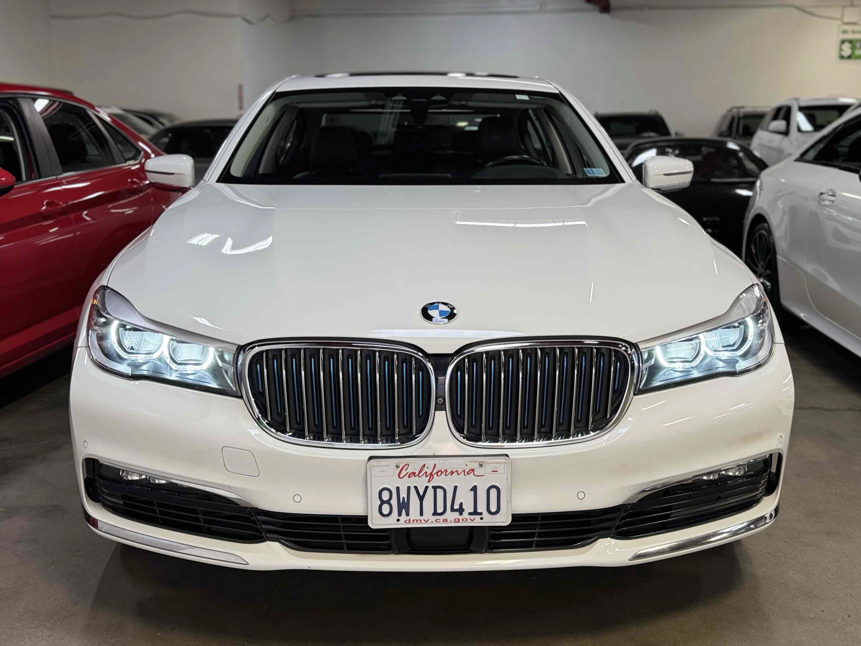 Used 2018 BMW 740e xDrive AWD/4WD image 28