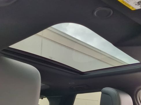 Used 2025 Land Rover Discovery Dynamic SE image 20