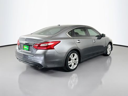 Used 2017 Nissan Altima 3.5 SL FWD image 10