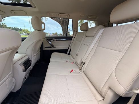 Used 2022 Lexus GX 460 Premium w/ Premium Package AWD/4WD image 14