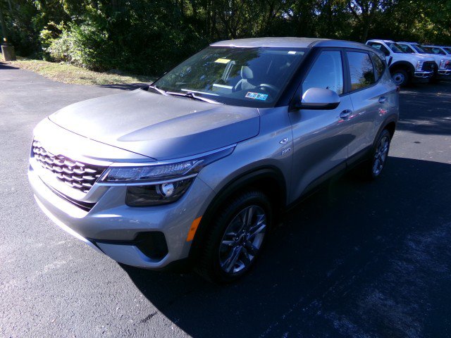 Used 2023 Kia Seltos LX AWD/4WD image 5