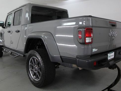 Used 2021 Jeep Gladiator Overland AWD/4WD image 7