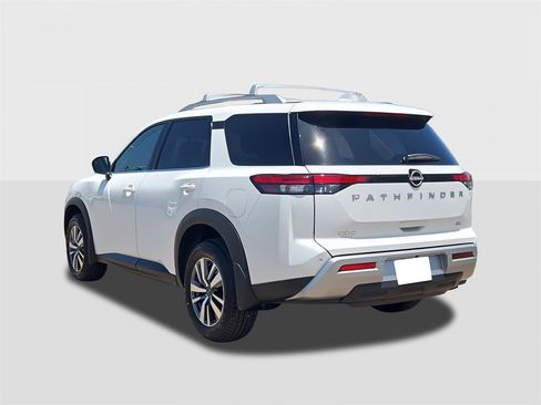 New 2025 Nissan Pathfinder SL image 7