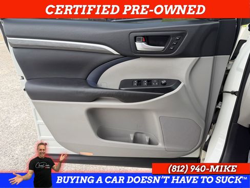 Used 2017 Toyota Highlander Limited Platinum AWD/4WD image 24