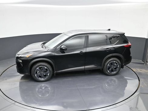 Used 2025 Nissan Rogue SV w/ SV Premium Package FWD image 24