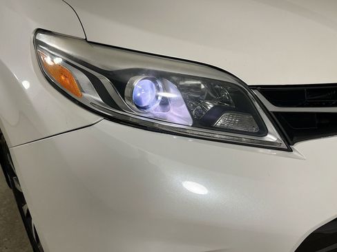Used 2019 Toyota Sienna Limited Premium AWD/4WD image 9