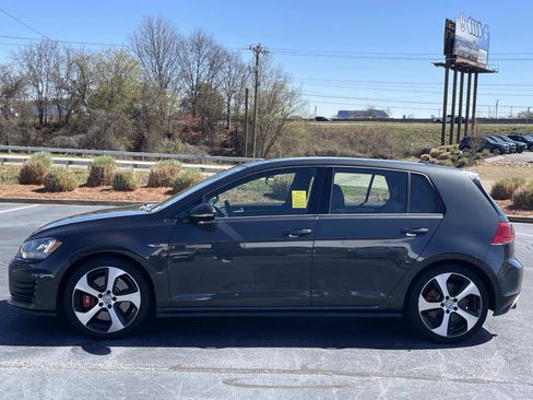 Used 2017 Volkswagen GTI SE image 4