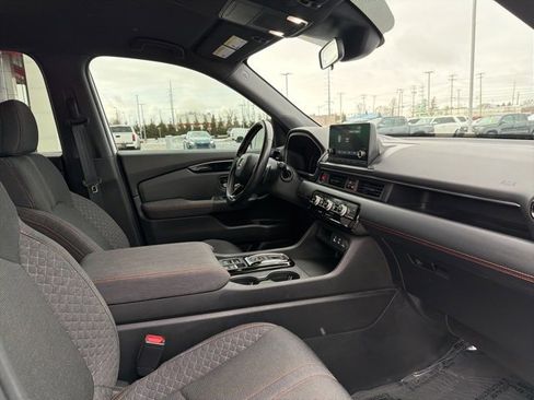 Used 2023 Honda Pilot Sport image 28