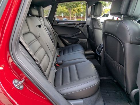 Certified 2026 Porsche Macan image 24