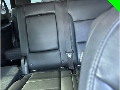 Used 2021 Chevrolet Suburban LT RWD image 18