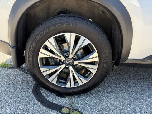 Certified 2023 Nissan Rogue SV w/ SV Premium B Package AWD/4WD image 13