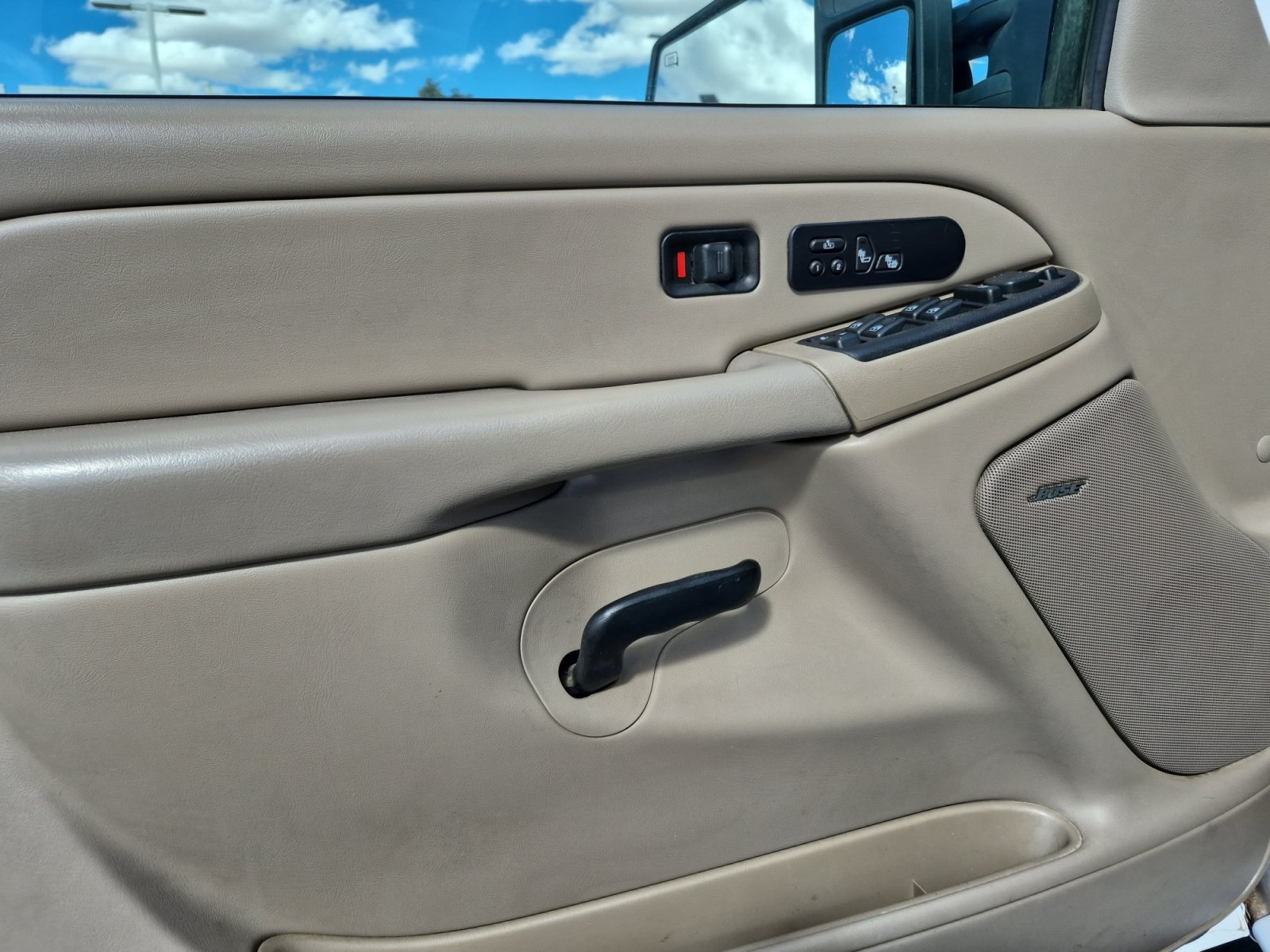 Used 2006 GMC Sierra 2500 SLT w/ Heavy-Duty Power Package AWD/4WD image 14