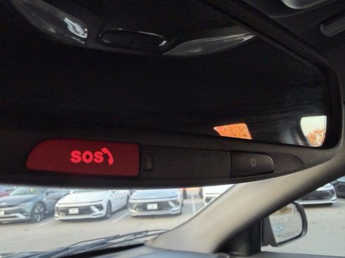 Used 2024 Jeep Compass Limited image 25