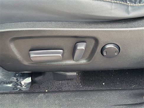 Used 2018 Toyota Highlander Plus image 21