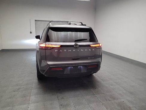 Used 2022 Nissan Pathfinder SV AWD/4WD image 6