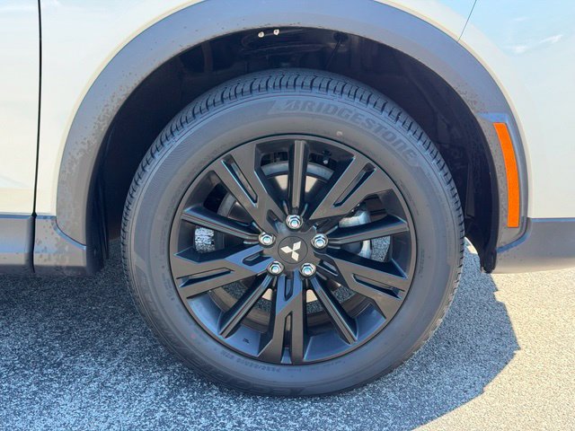 Used 2024 Mitsubishi Eclipse Cross LE AWD/4WD image 16