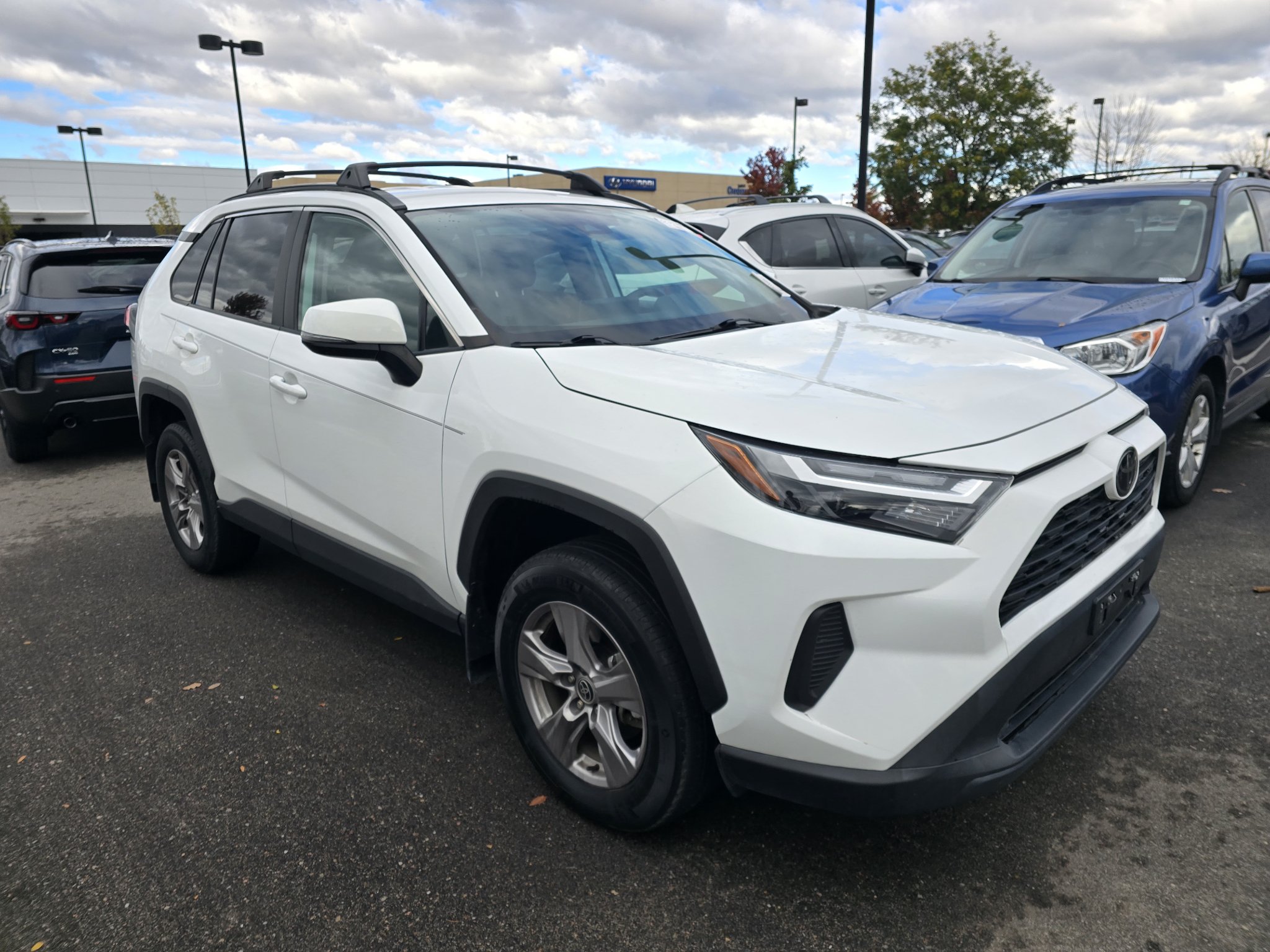 Used 2023 Toyota RAV4 XLE AWD/4WD image 7