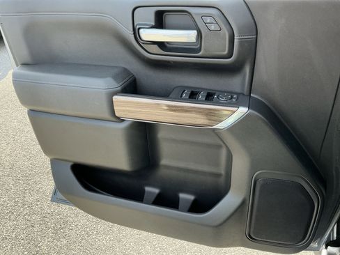 Used 2021 Chevrolet Silverado 1500 LT w/ LPO, Dark Essentials Package image 8