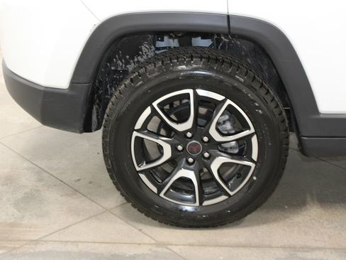 Used 2025 Jeep Compass Trailhawk image 55