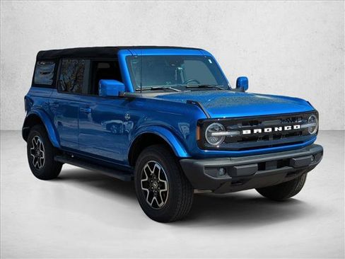 Used 2024 Ford Bronco Outer Banks image 3