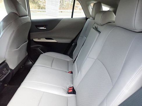 Certified 2021 Toyota Venza XLE image 17