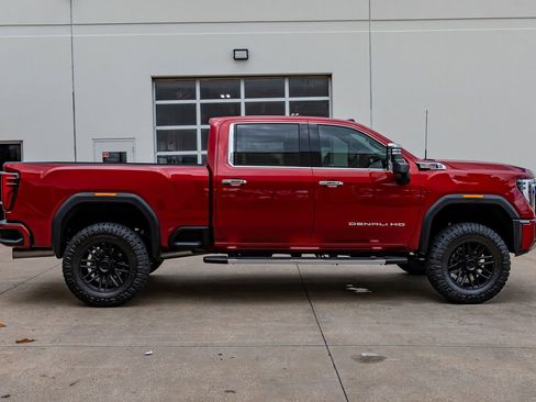 Used 2024 GMC Sierra 2500 Denali w/ LPO, GMC Protection Package AWD/4WD image 11
