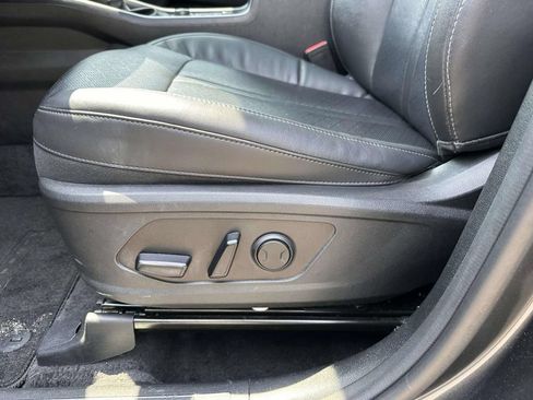 Used 2022 Kia Sorento S w/ Panoramic Sunroof Package AWD/4WD image 10