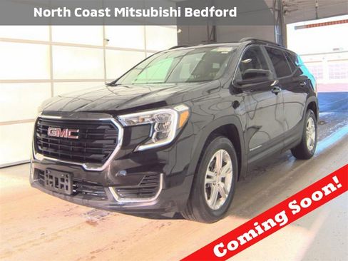 Used 2022 GMC Terrain SLE w/ Driver Convenience Package image 1