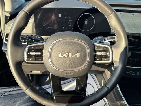 Used 2025 Kia Carnival SX Prestige image 20