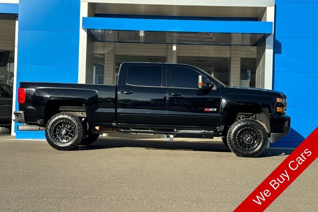 Used 2016 Chevrolet Silverado 2500 LT w/ Midnight Edition AWD/4WD image 5