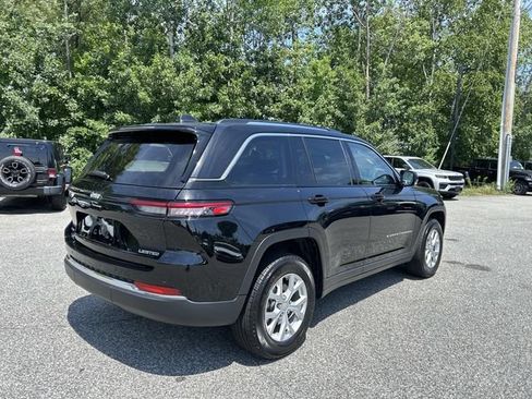 Used 2023 Jeep Grand Cherokee Limited AWD/4WD image 3