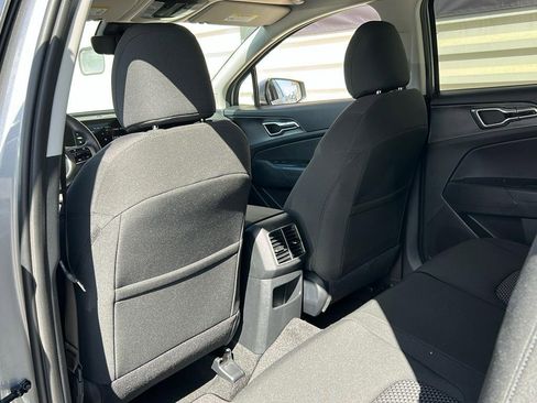 New 2025 Kia Sportage LX image 13