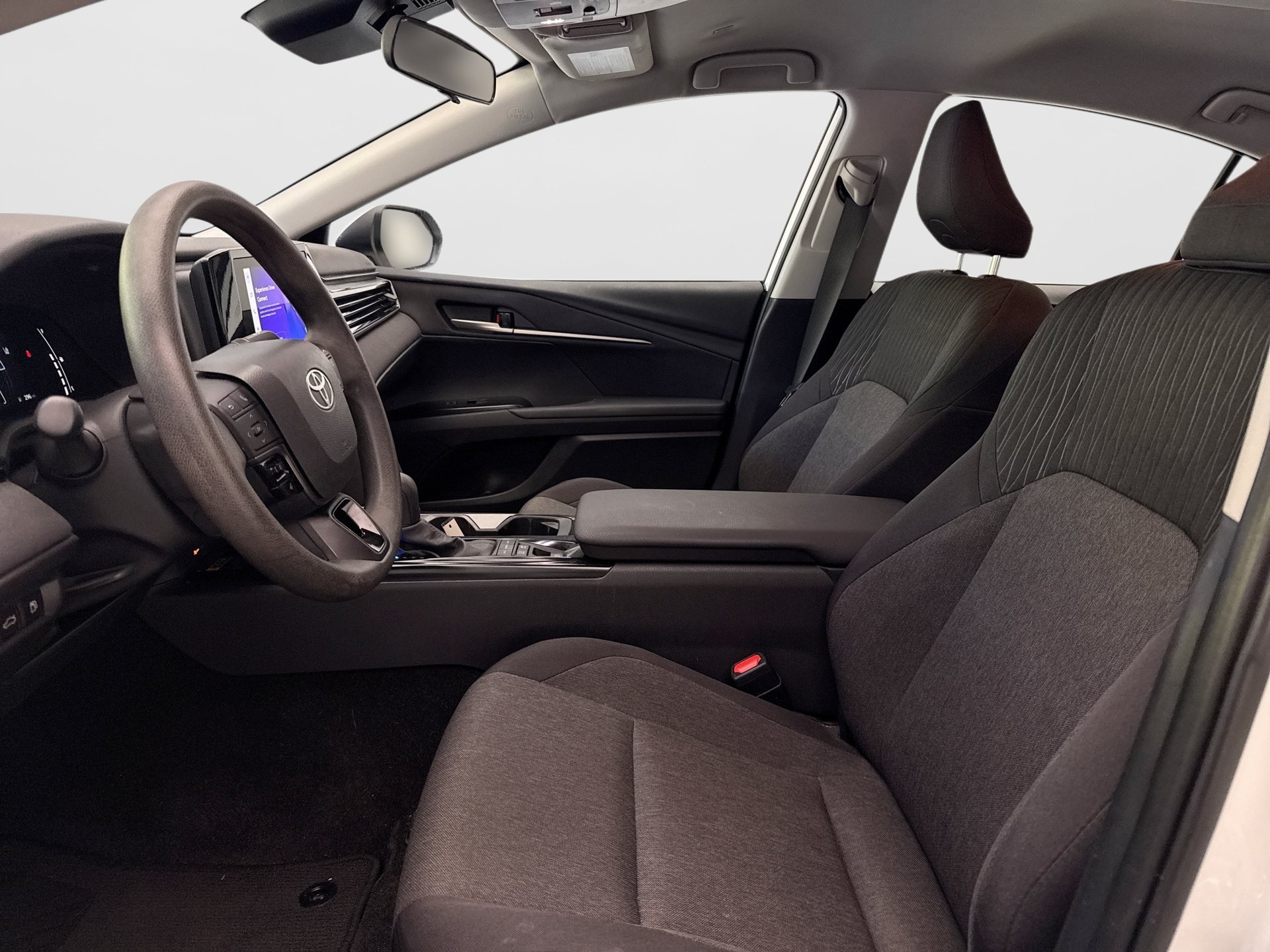 Used 2025 Toyota Camry LE FWD image 9