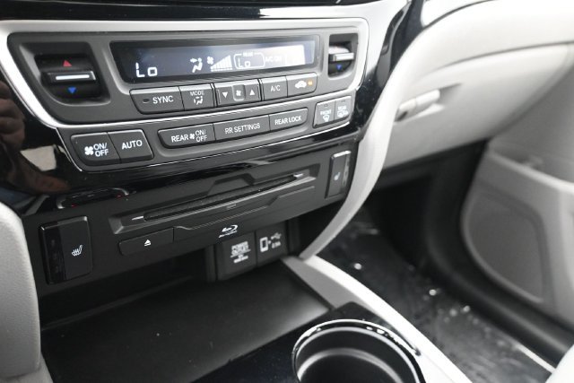 Used 2022 Honda Pilot Touring image 35