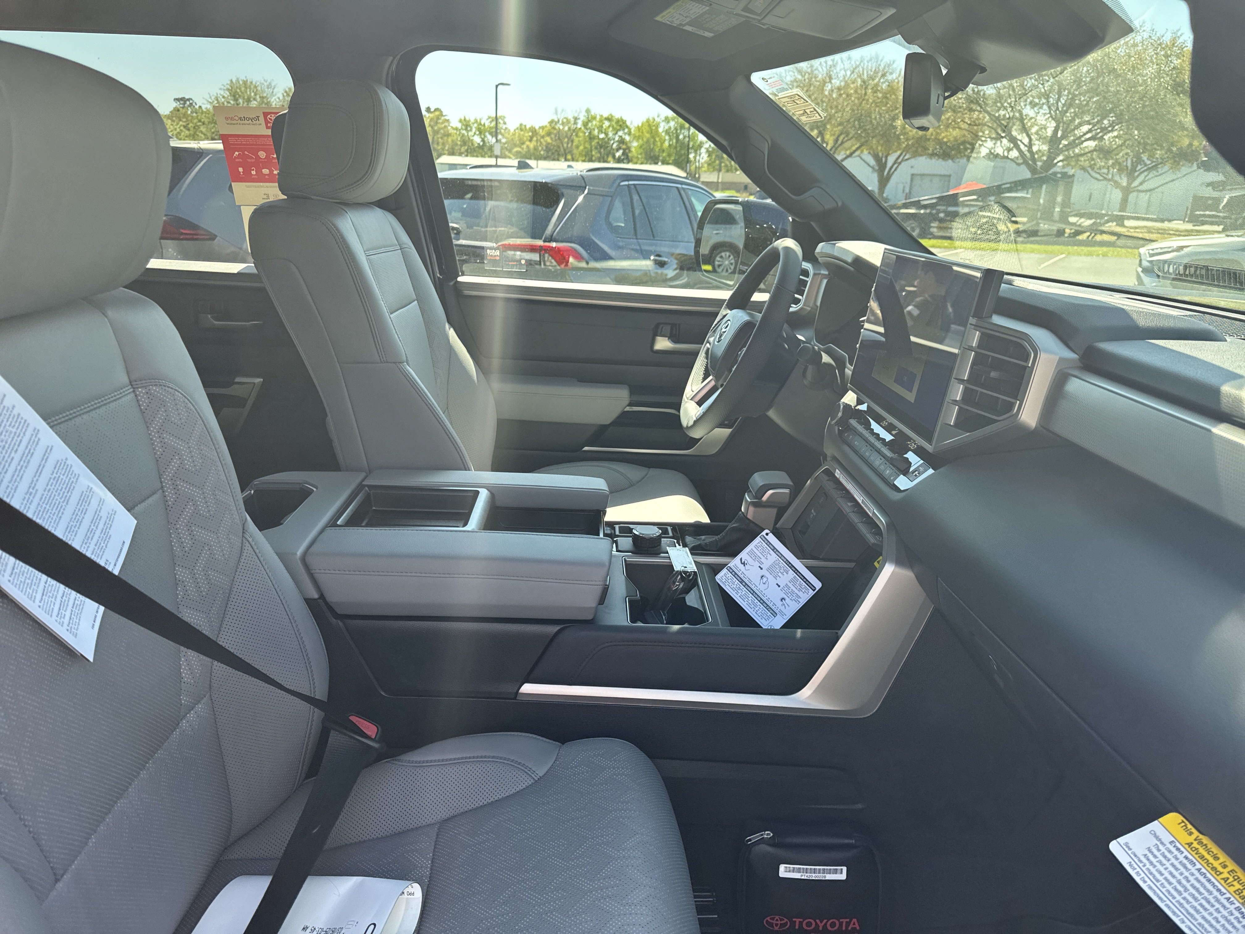 New 2025 Toyota Tundra Limited AWD/4WD image 31