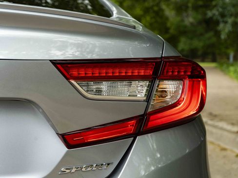 Used 2019 Honda Accord Sport image 13