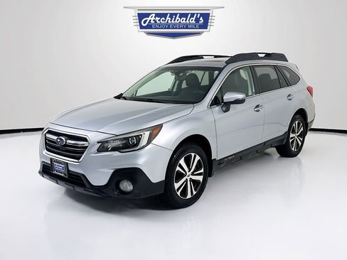 Used 2018 Subaru Outback 2.5i Limited image 3