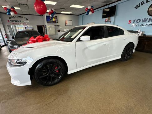 Used 2019 Dodge Charger Scat Pack image 9