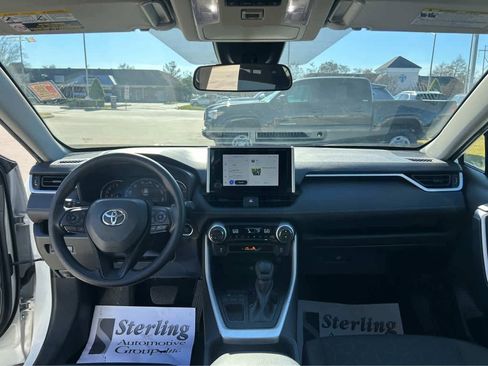 Used 2024 Toyota RAV4 XLE FWD image 2