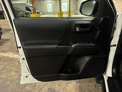 Used 2023 Toyota Tacoma TRD Sport AWD/4WD image 30
