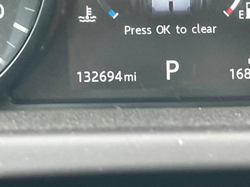 Used 2017 Land Rover Discovery Sport HSE AWD/4WD image 39